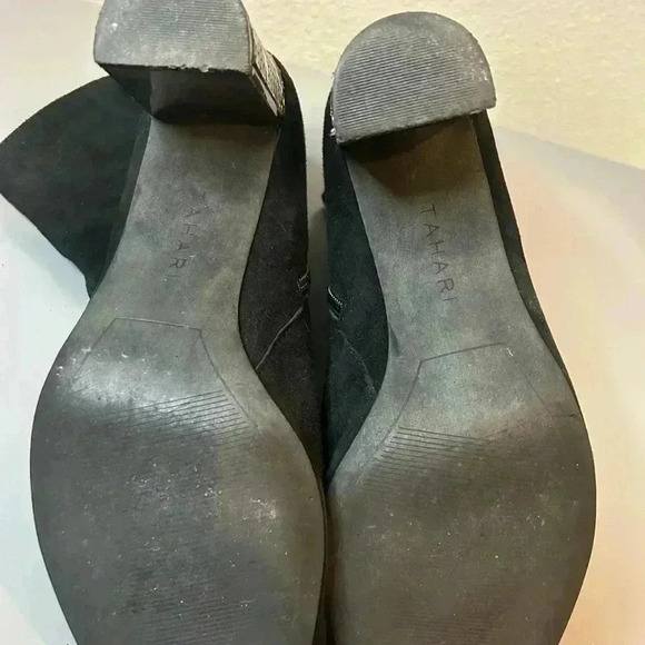🖤🩶”Tahari” Black Suede Peep Toe Booties w/Snakeskin Print & Metallic Heel🖤🩶 - Picture 9 of 10